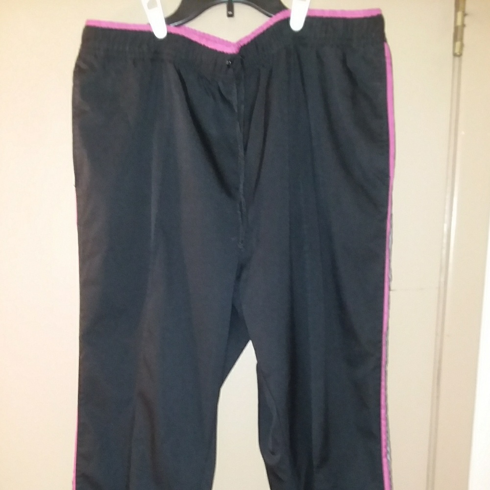 💲5/$25💲SJB Activewear Woman Capris Size 2X